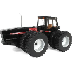 Set of 2 ~ 1/16 International 7688 Super 70 Series 2+2, 3rd in Outback Toys Exclusive Series